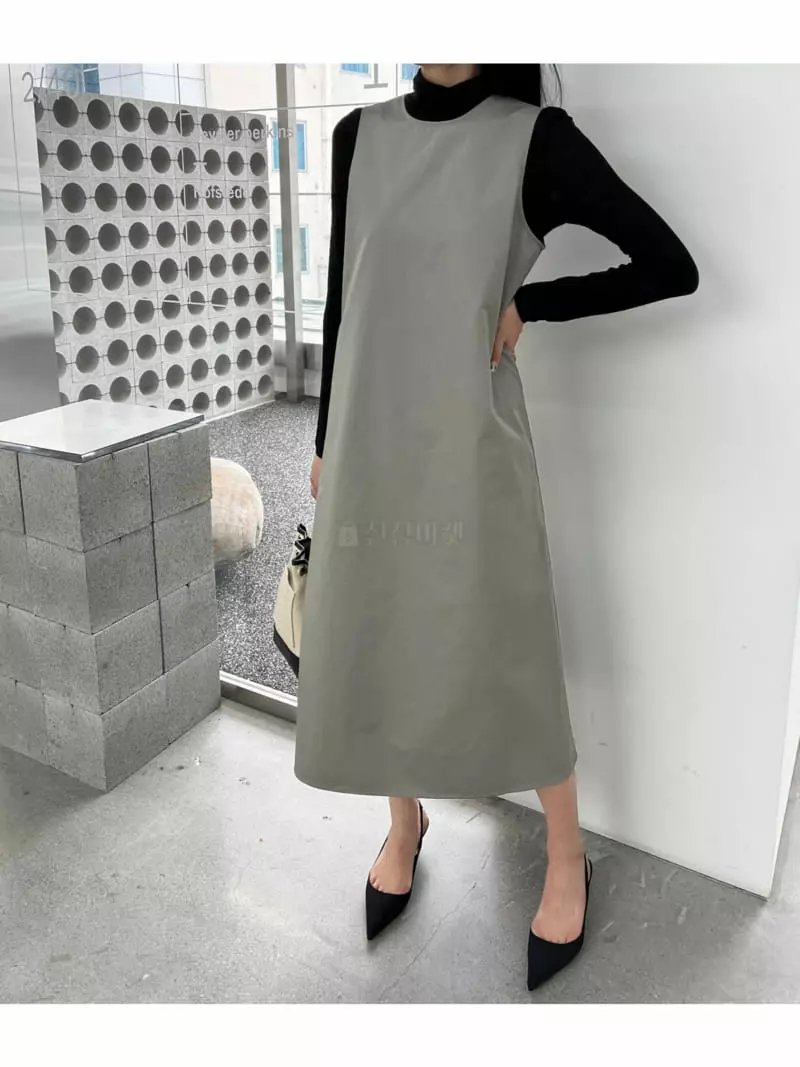 Waterbar - Korean Women Fashion - #womensfashion - Fair Sleeveless One-piece - 2