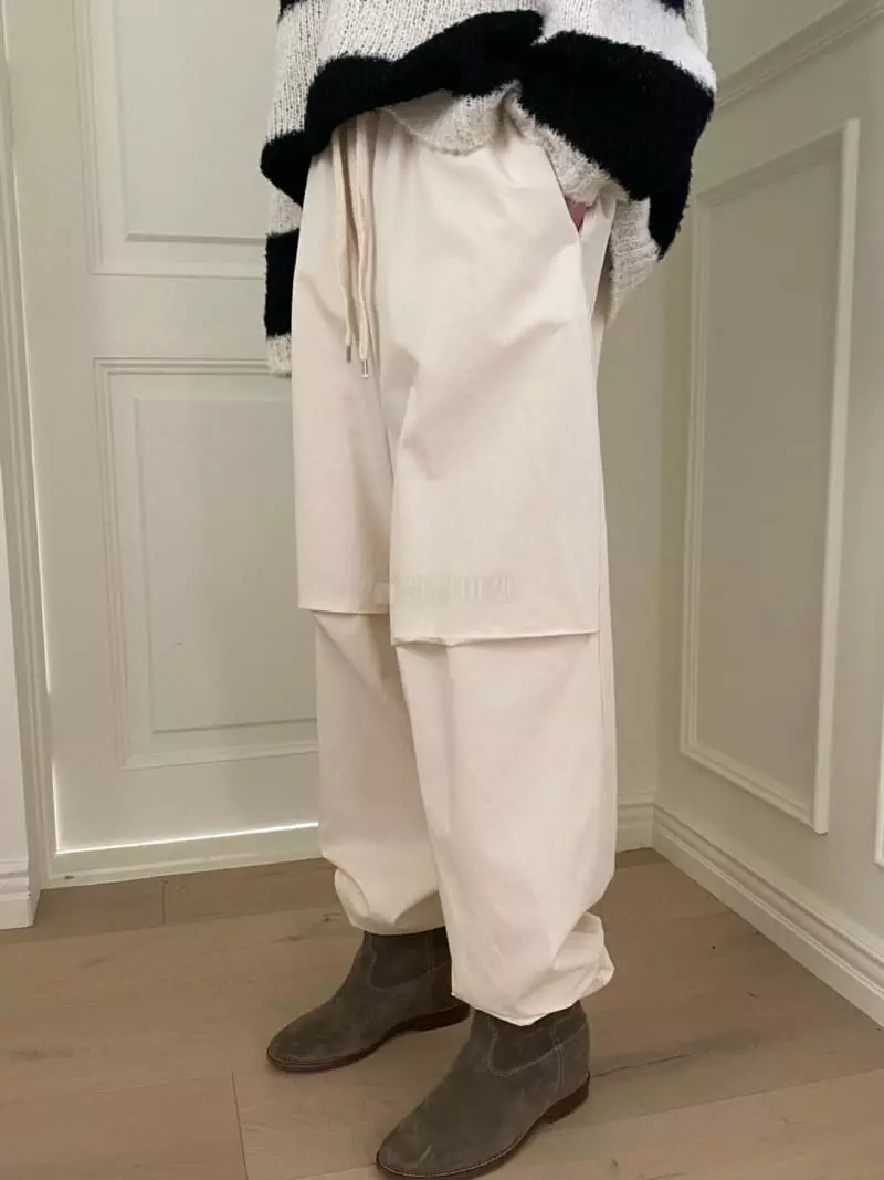 We Are - Korean Women Fashion - #womensfashion - Crown Pants
