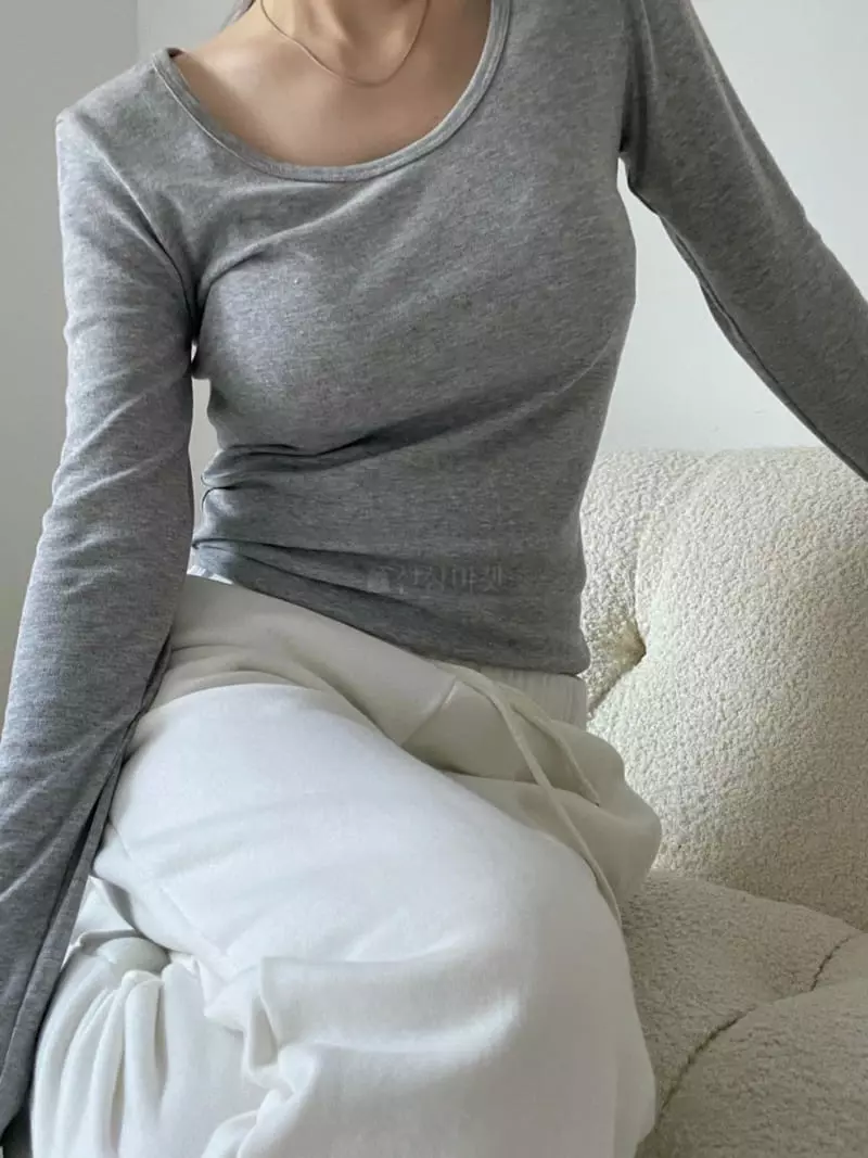 Well Row - Korean Women Fashion - #momslook - Spring U-neck Tee