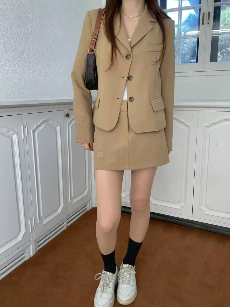 Well Row - Korean Women Fashion - #momslook - Three Button Jacket - 2