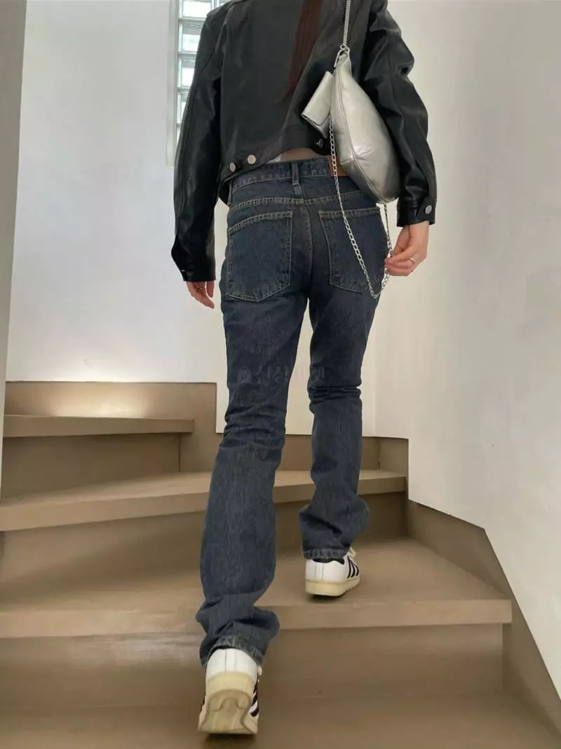 Well Row - Korean Women Fashion - #shopsmall - Slim Straight Jeans - 4