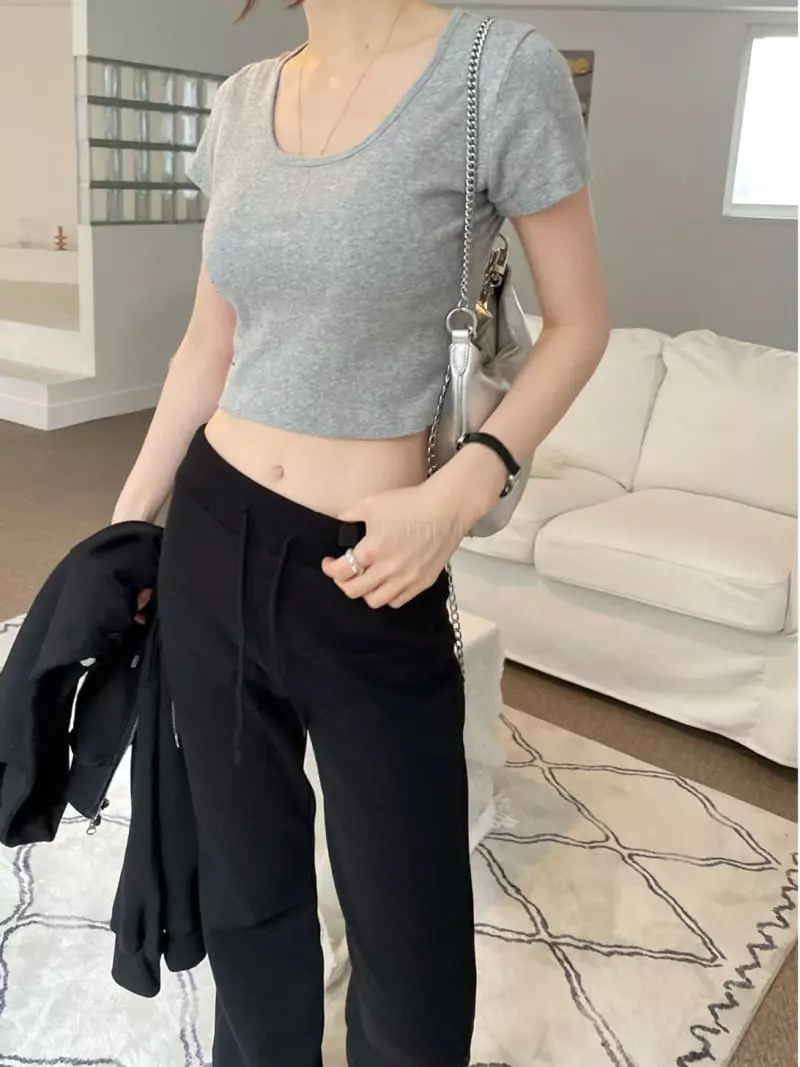 Well Row - Korean Women Fashion - #womensfashion - Crop U-neck Tee