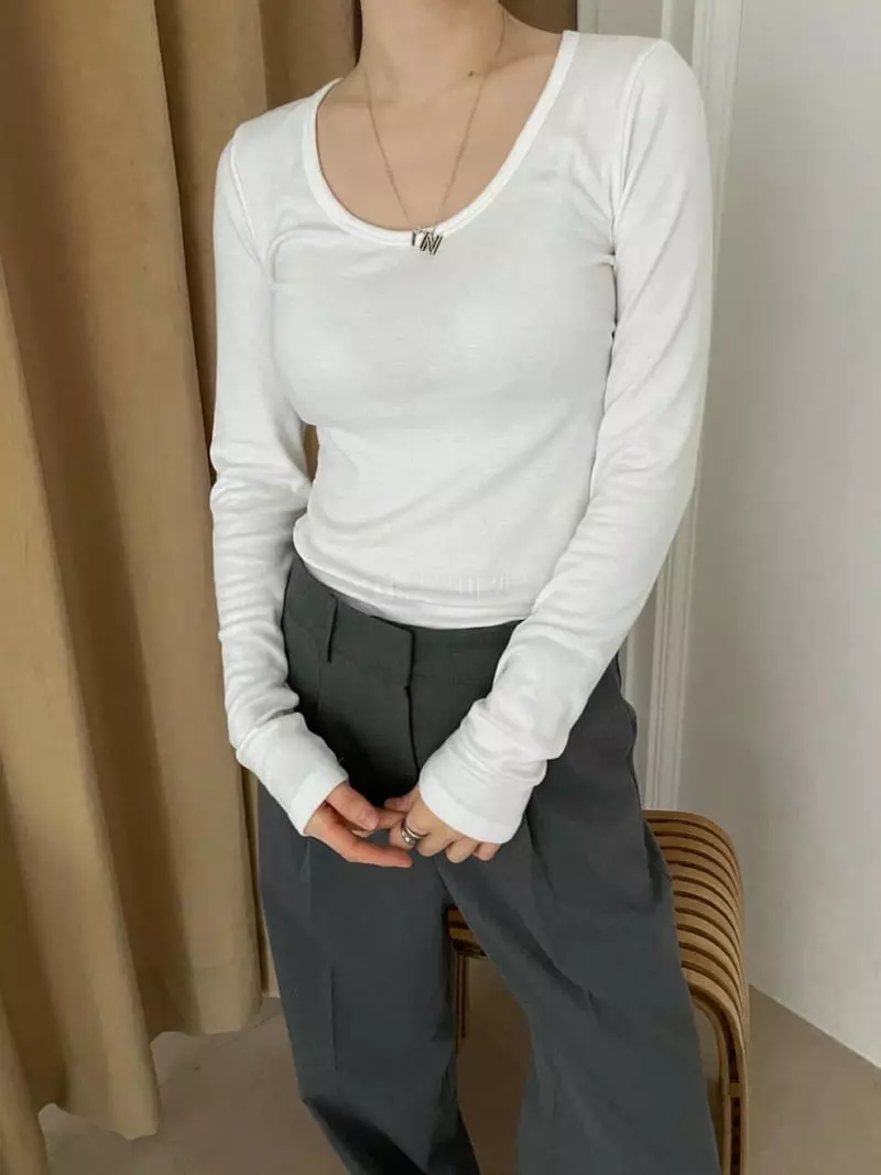 Well Row - Korean Women Fashion - #momslook - Spring U-neck Tee - 4