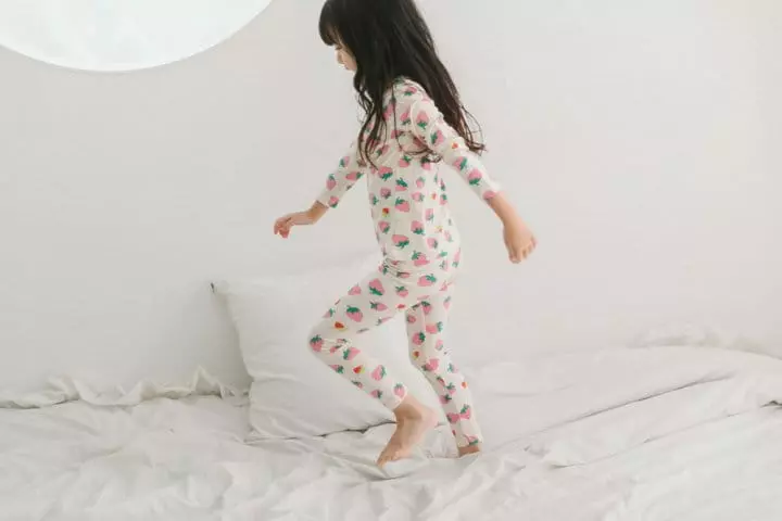 Yerooyena - Korean Children Fashion - #designkidswear - Strawberry Easywear
