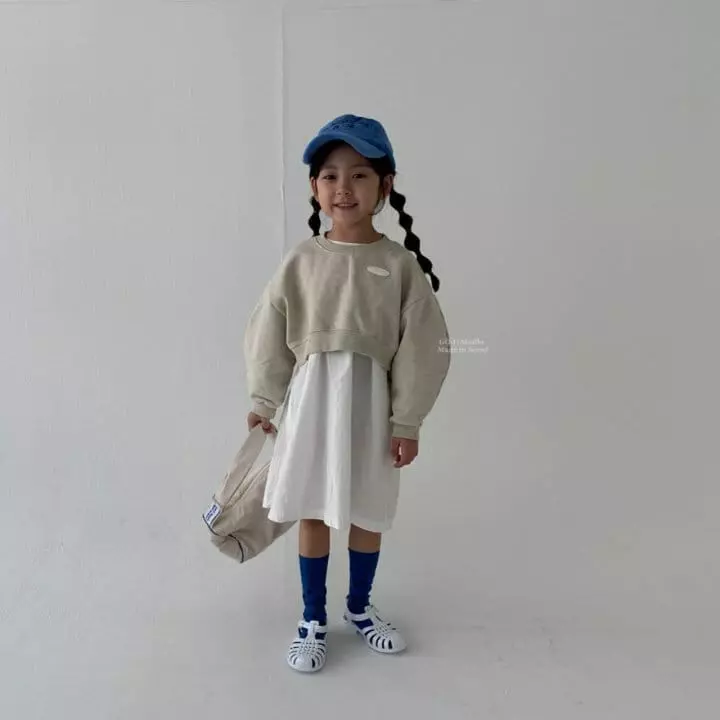 go;u - Korean Children Fashion - #childofig - Crop Sweatshirt with Mom