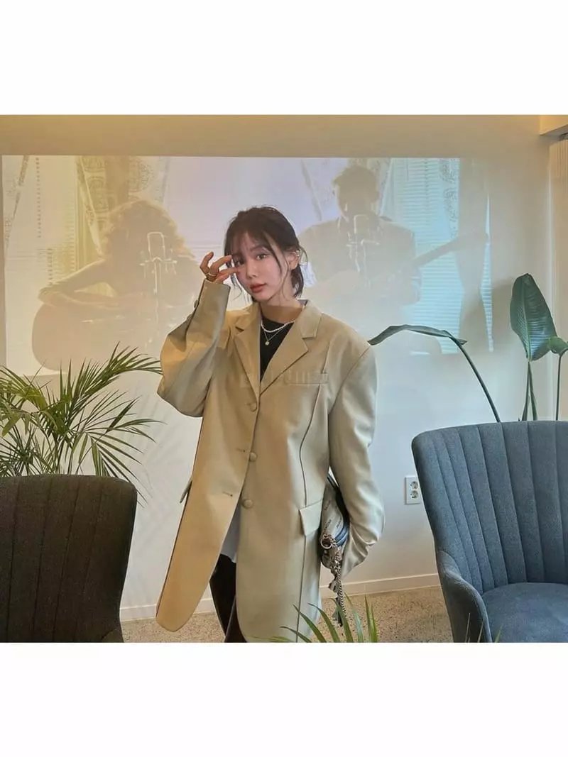 140 Avenue - Korean Women Fashion - #shopsmall - Pintuck Jacket - 3