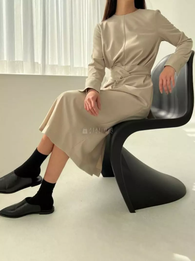 Ala Mode - Korean Women Fashion - #womensfashion - Berdi One-piece