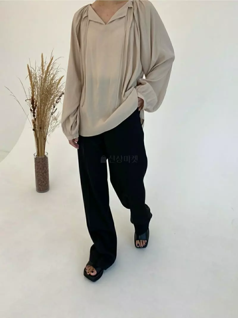 Ann Margret - Korean Women Fashion - #momslook - Wrinkle Tuck Blouse - 3