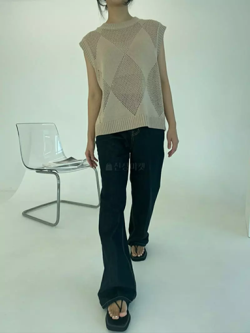 Ann Margret - Korean Women Fashion - #momslook - Argyle Vest