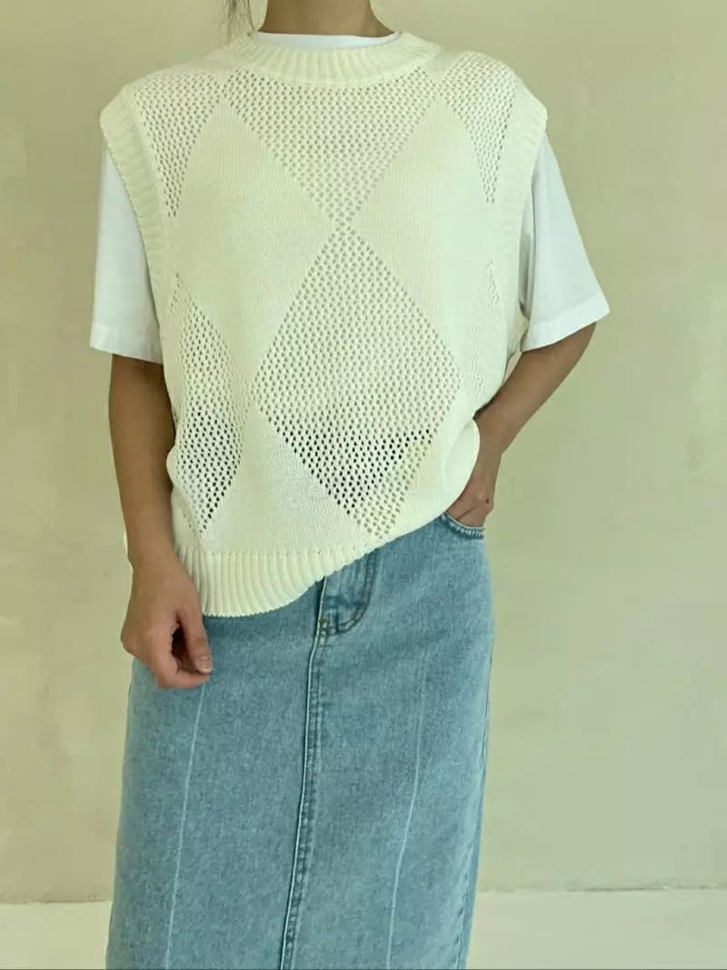 Ann Margret - Korean Women Fashion - #momslook - Argyle Vest - 5