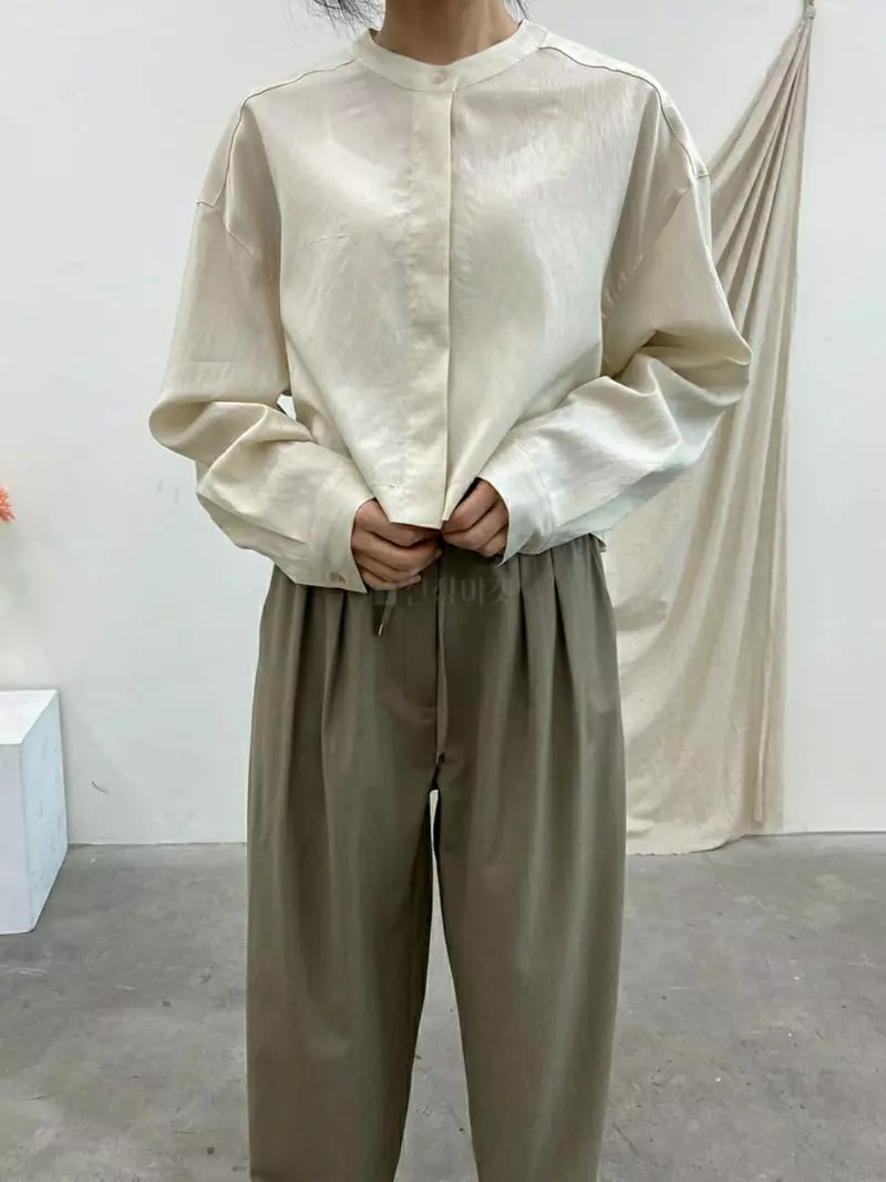 Ann Margret - Korean Women Fashion - #momslook - Round Crop Shirt - 3