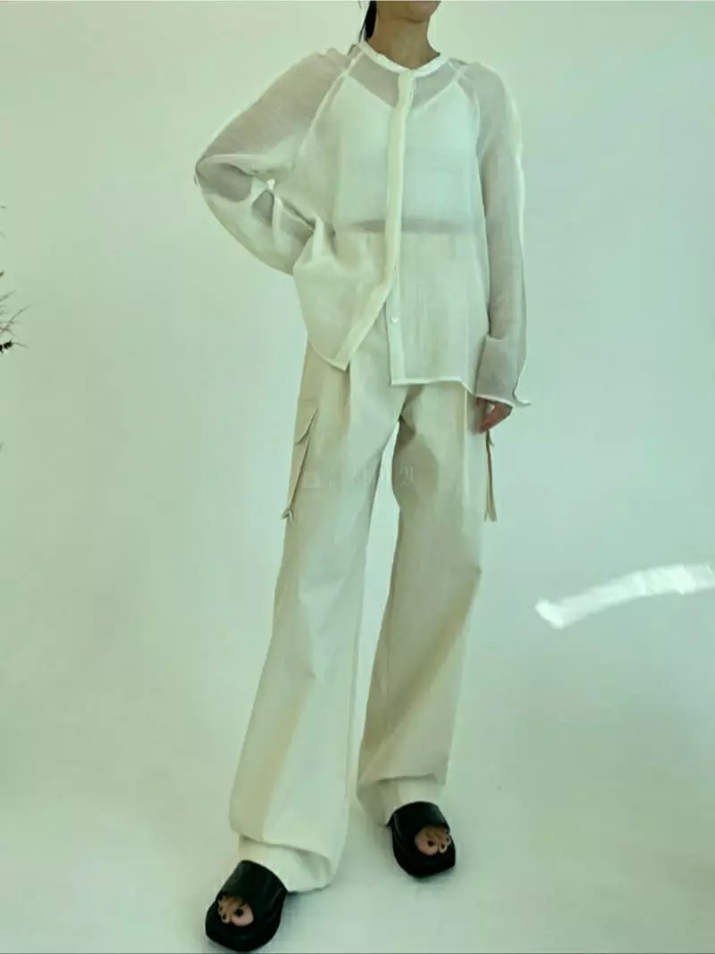 Ann Margret - Korean Women Fashion - #restrostyle - Floral Twill Blouse - 3