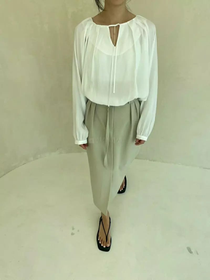 Ann Margret - Korean Women Fashion - #momslook - Wrinkle Tuck Blouse - 4