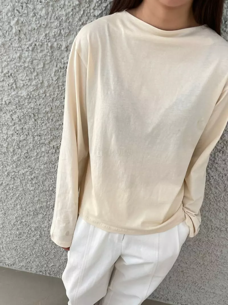 Arrco - Korean Women Fashion - #momslook - Cotton Half Neck Tee - 2