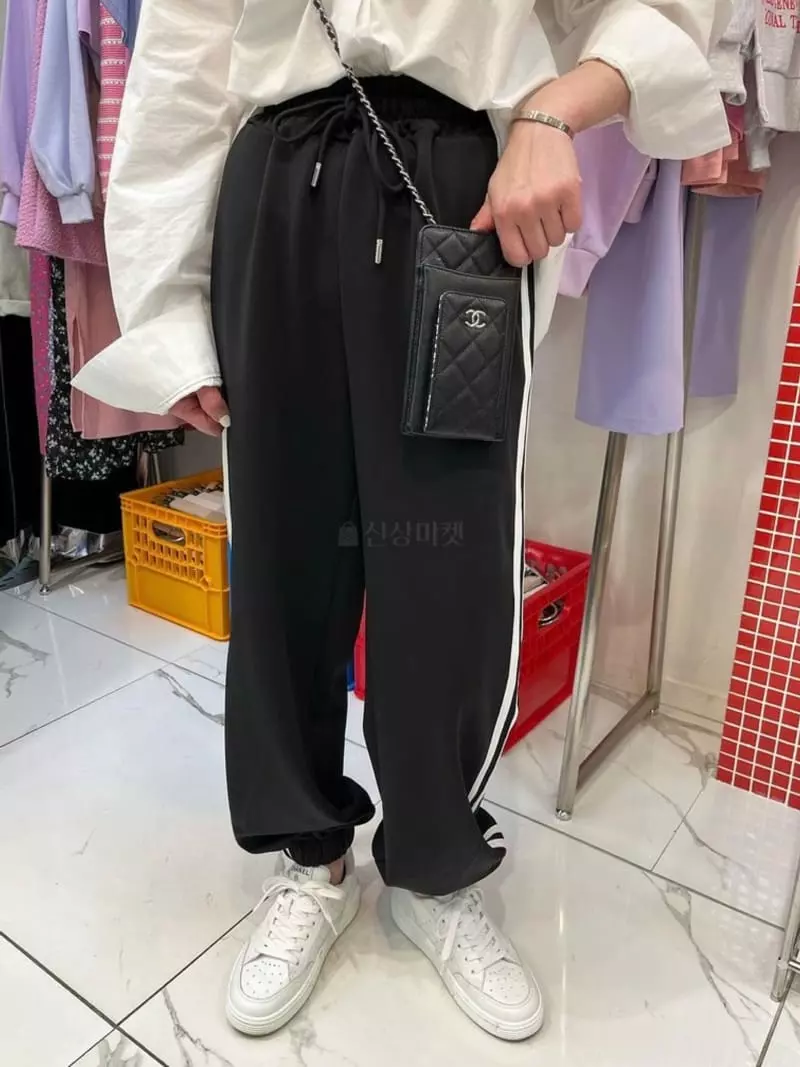 Artisover - Korean Women Fashion - #momslook - Line Jogger Pants - 4