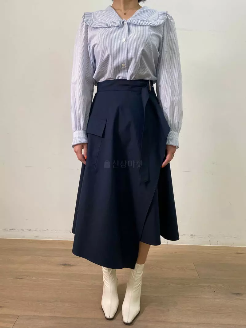 Ave29 - Korean Women Fashion - #momslook - Pleats Big Collar Blouse