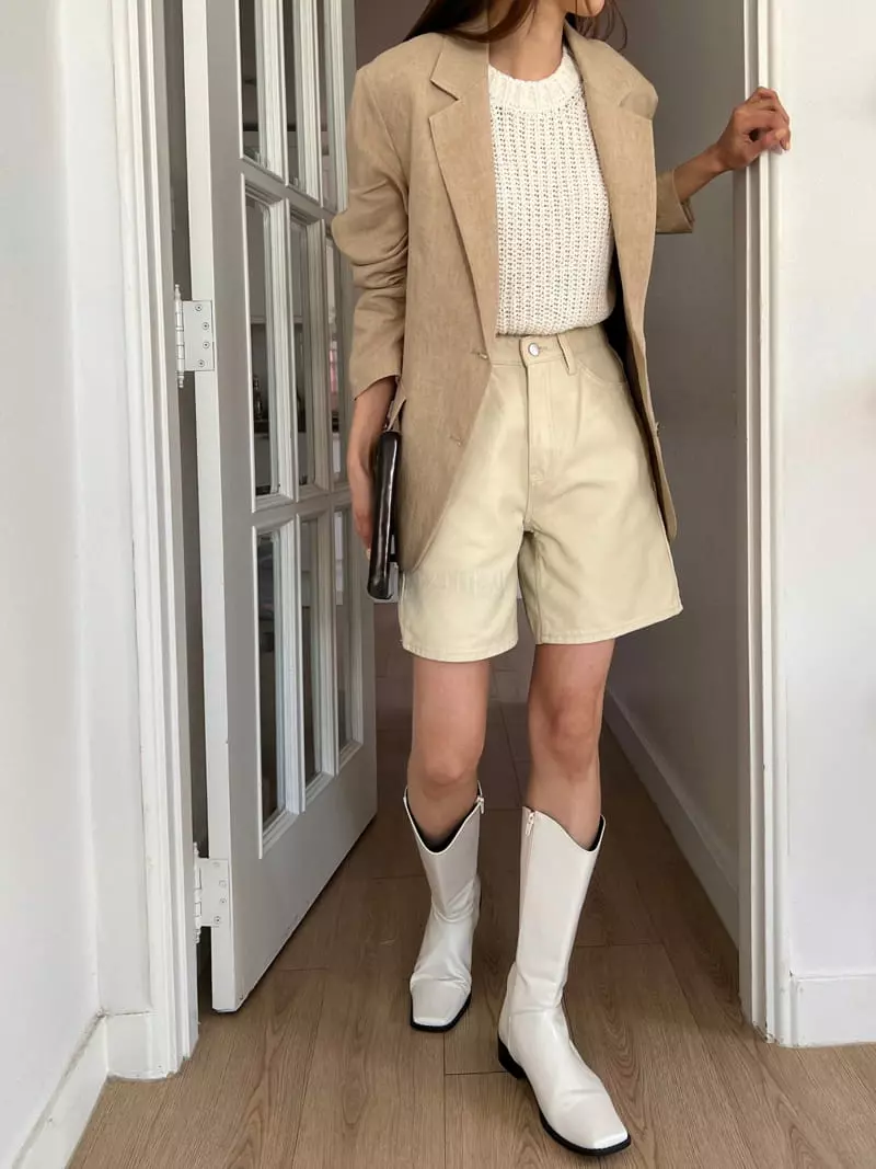 Indigo - Korean Women Fashion - #thelittlethings - 550 Cream Coating Shorts