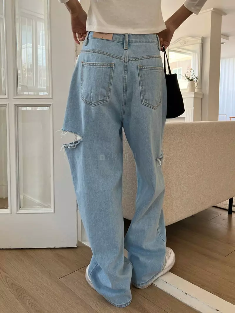 Indigo - Korean Women Fashion - #momslook - 524 Yangcal Vintage Jeans - 4