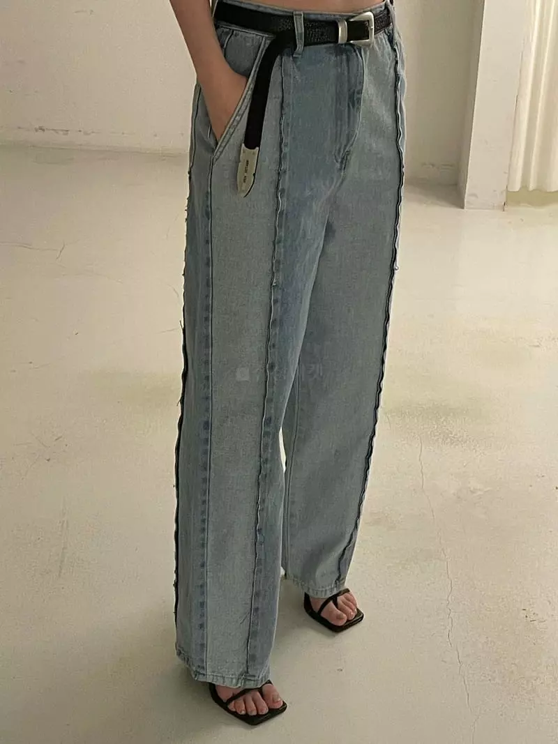 Le Ppl - Korean Women Fashion - #shopsmall - Cutting Jeans