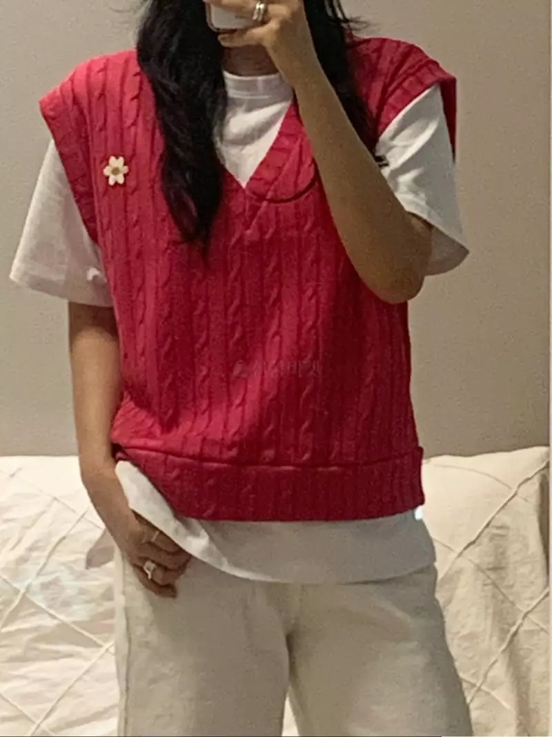 Logon - Korean Women Fashion - #vintageinspired - Twist Flower Vest - 2