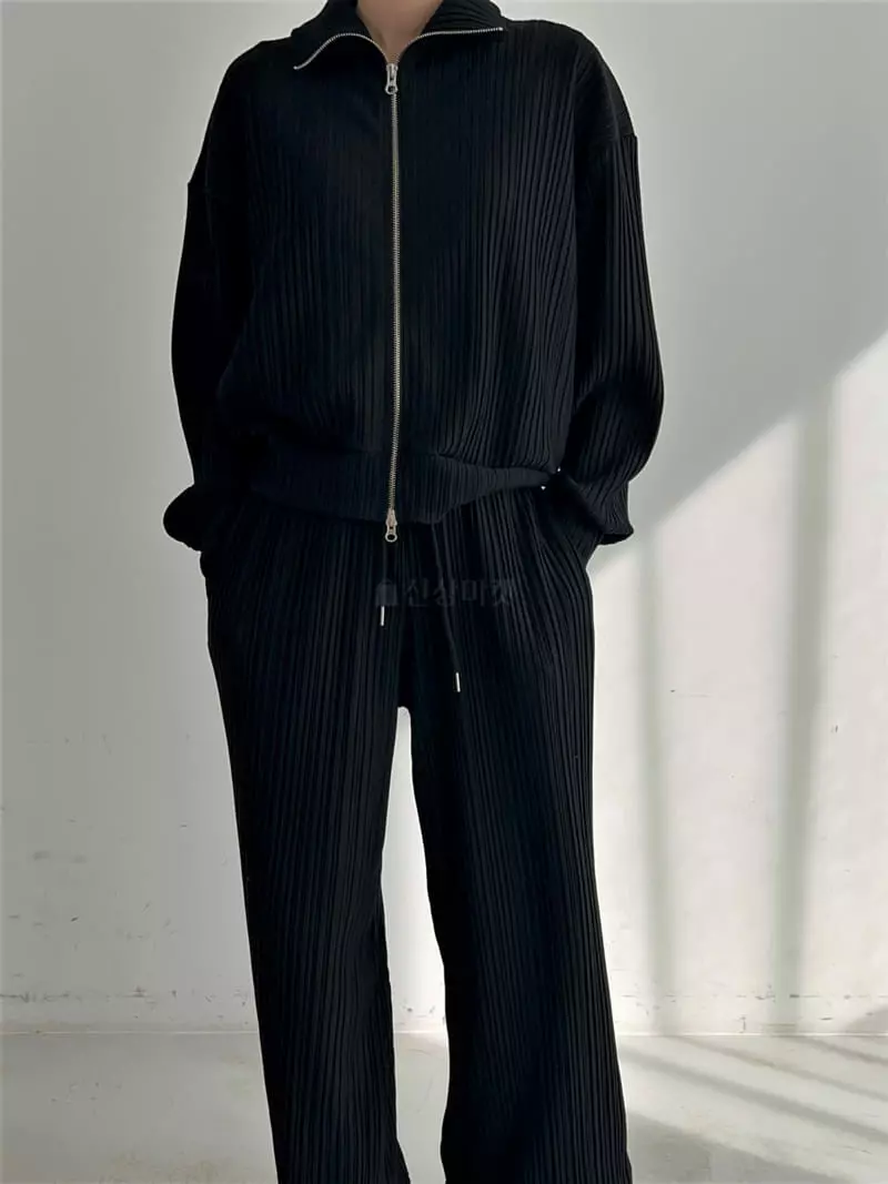 Lowell - Korean Women Fashion - #romanticstyle - Pleats Top Bottom Set