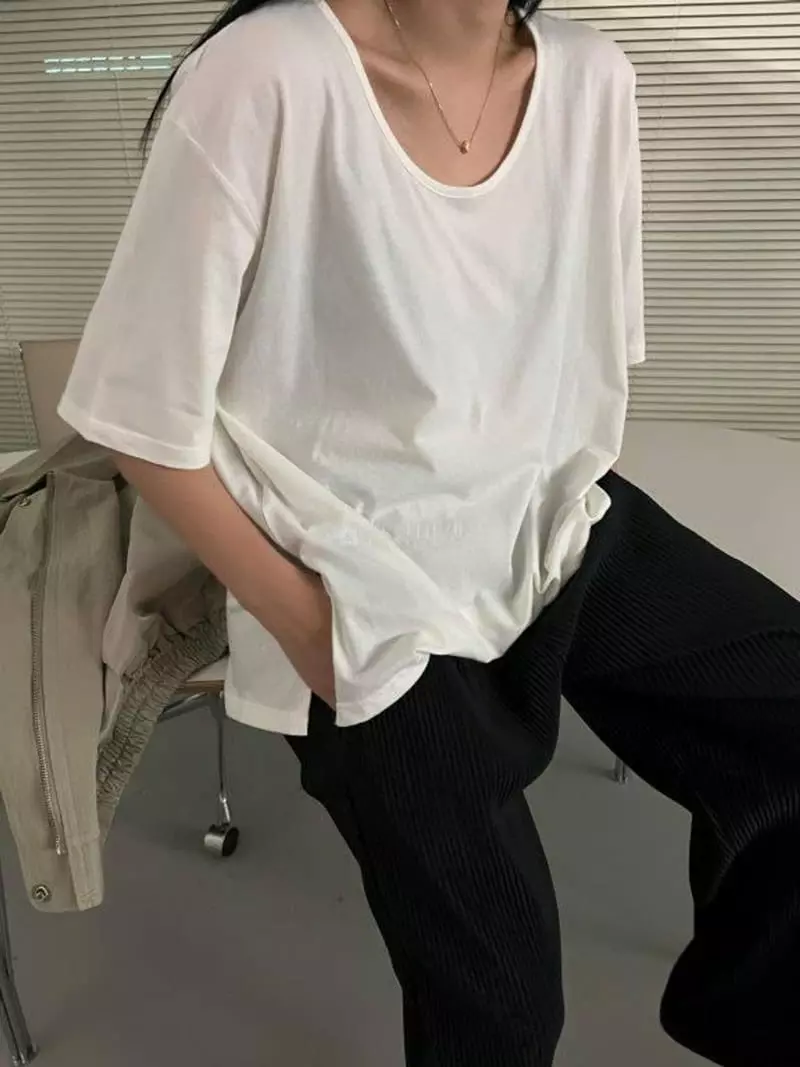 Maint - Korean Women Fashion - #vintagekidsstyle - Slit U Neck Tee