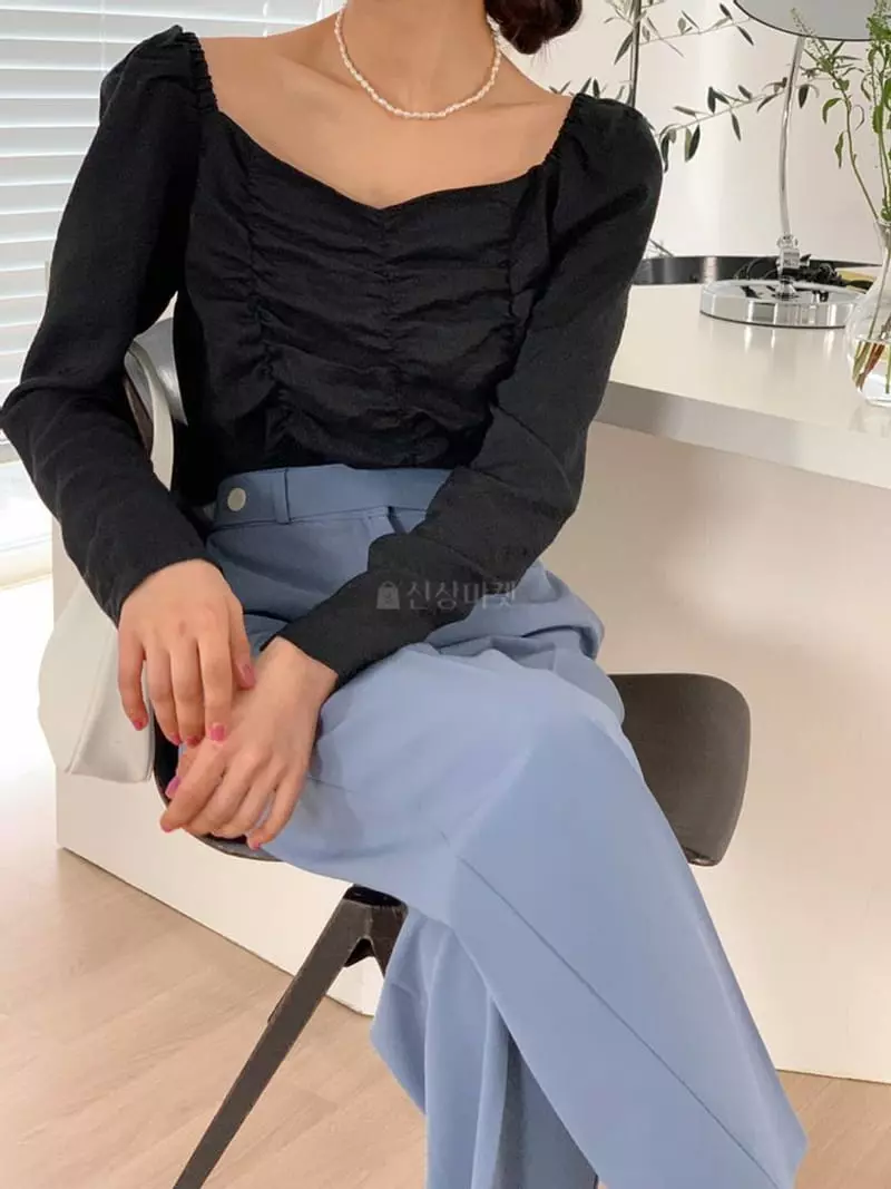 Moheli - Korean Women Fashion - #restrostyle - Square Blouse - 8