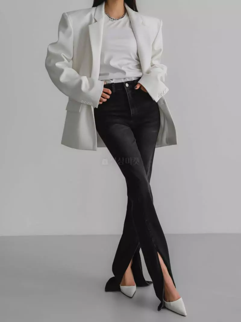 Paper Moon - Korean Women Fashion - #momslook - Split Hem Detail Washed Jeans