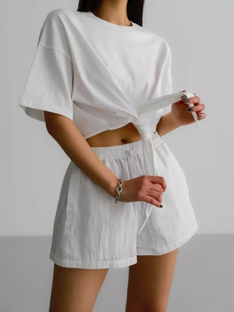 Paper Moon - Korean Women Fashion - #vintagekidsstyle - Front Detail Crop Tee - 2