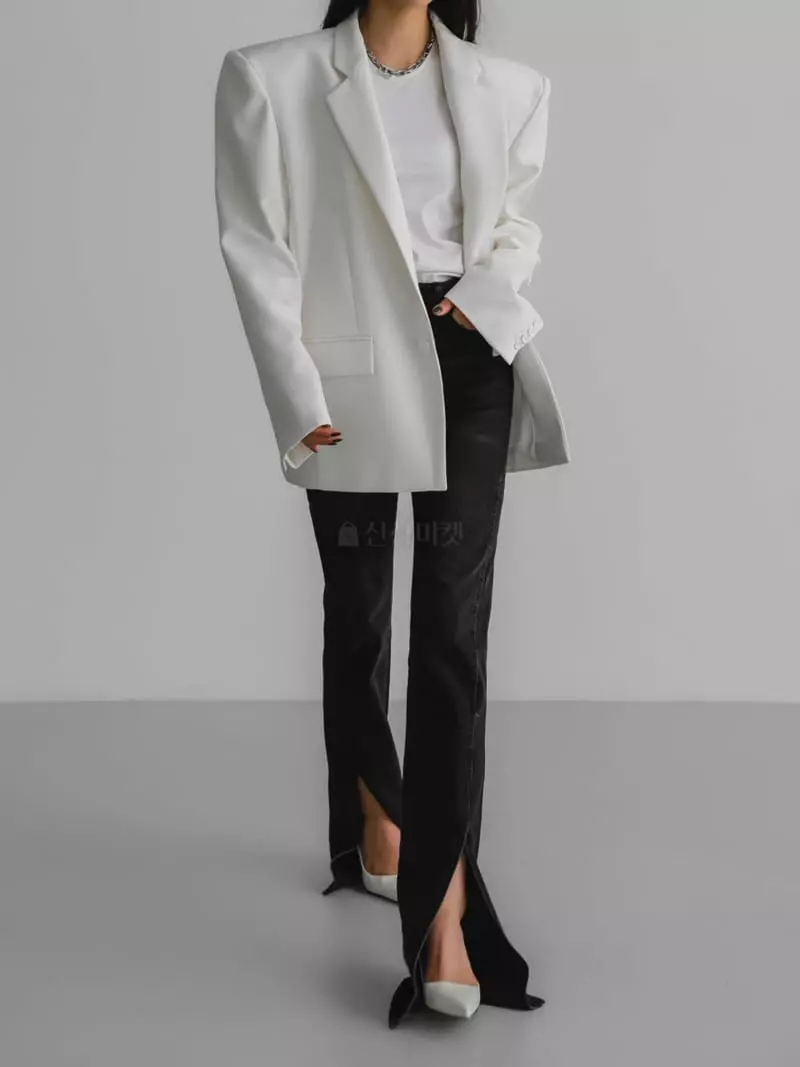 Paper Moon - Korean Women Fashion - #womensfashion - Split Hem Detail Washed Jeans - 8