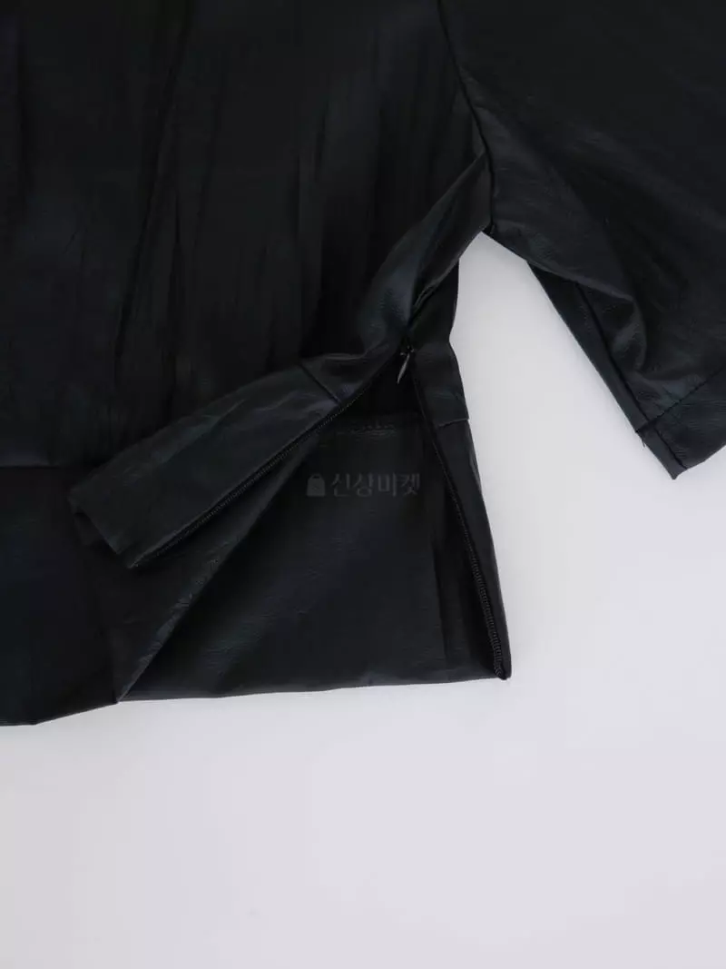 Pic - Korean Women Fashion - #momslook - Vigan Leather Crop Blouse - 5