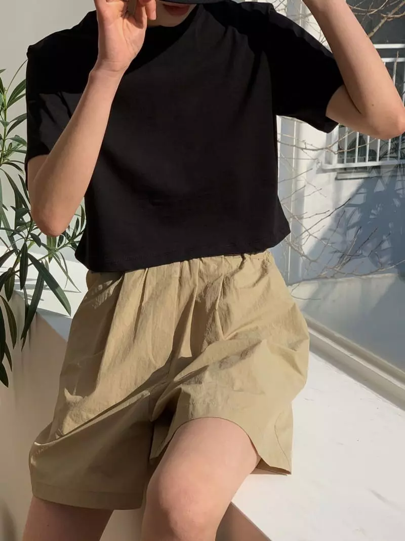 Plat - Korean Women Fashion - #momslook - Crop Short Sleeves Tee - 2