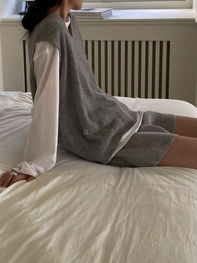 Plat - Korean Women Fashion - #momslook - Cashmere Vest