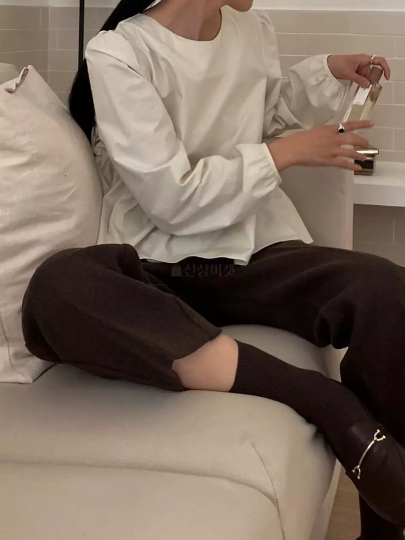 Plat - Korean Women Fashion - #womensfashion - Frill Puff Blouse - 3