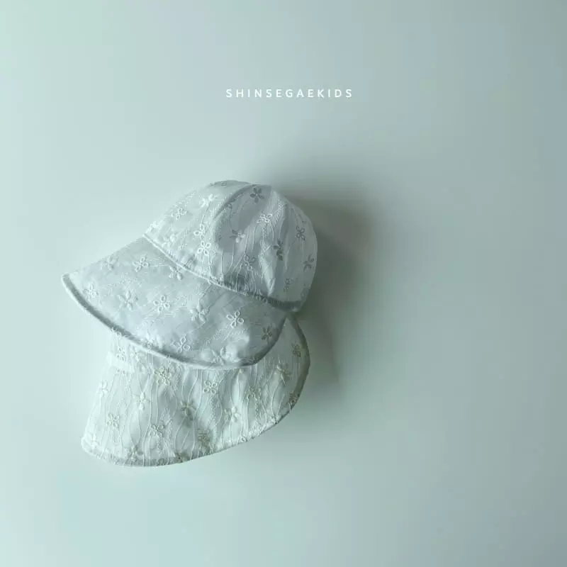 Shinseage Kids - Korean Baby Fashion - #babyclothing - Small Flower Mesh Bonnet