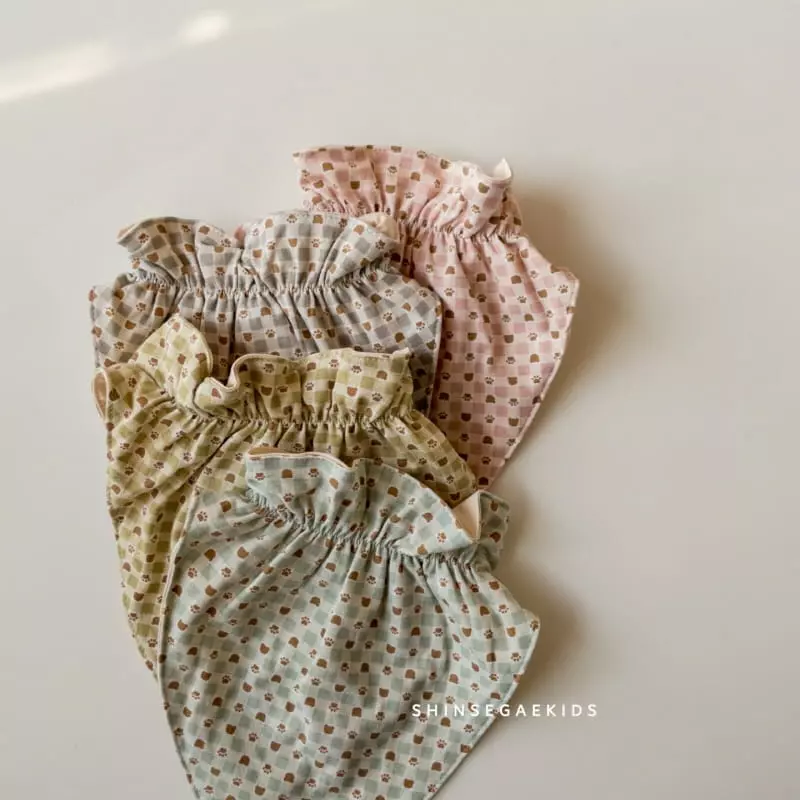 Shinseage Kids - Korean Baby Fashion - #babyoutfit - Check Foot Printing Scarf Bib