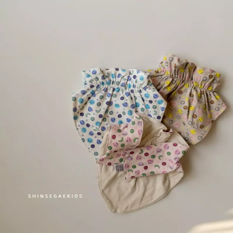 Shinseage Kids - Korean Baby Fashion - #smilingbaby - Space Scarf Bib - 2
