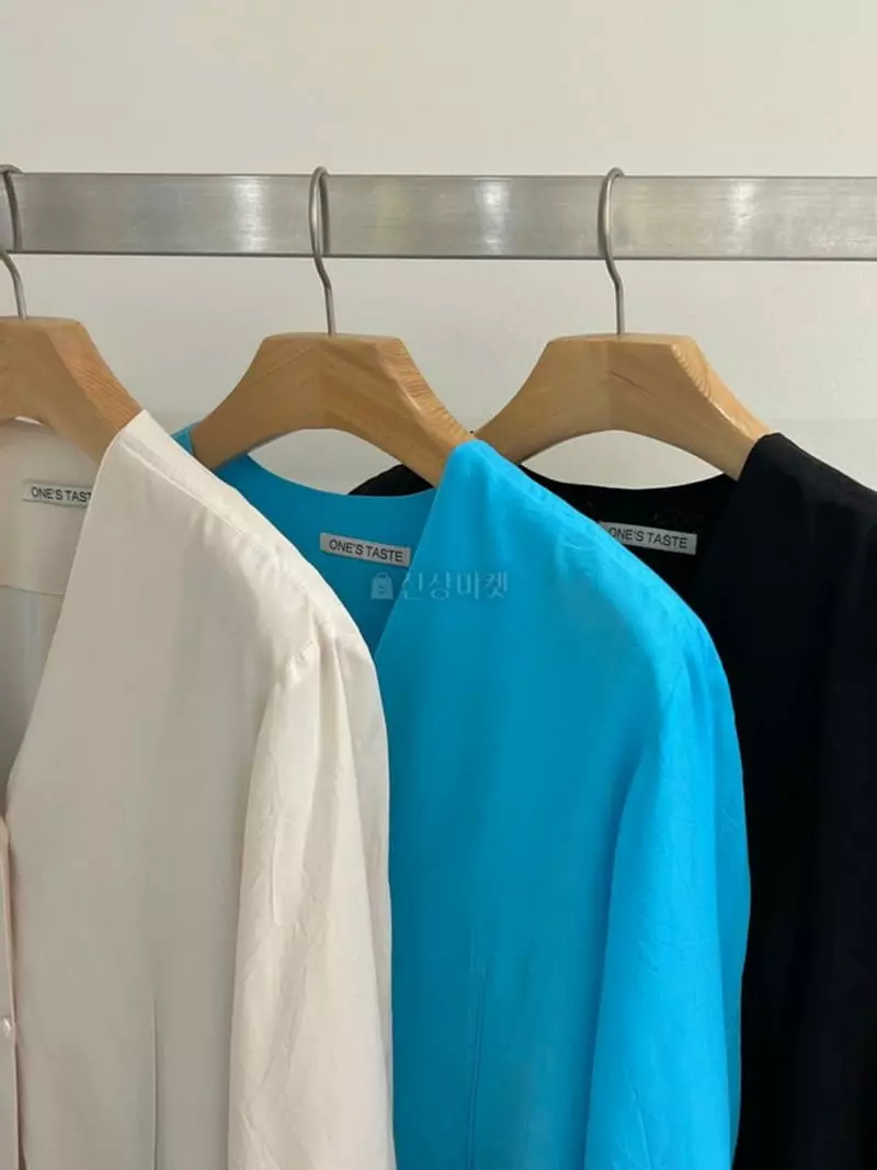 Taste - Korean Women Fashion - #momslook - Free V Shirt - 4
