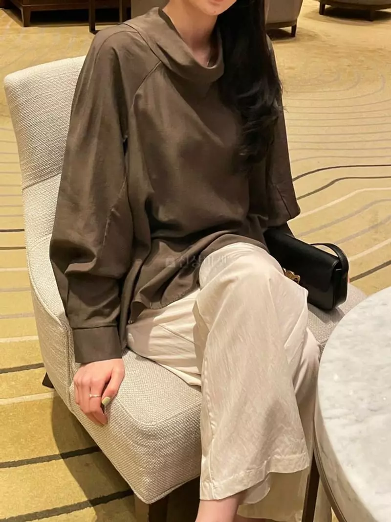 Taste - Korean Women Fashion - #pursuepretty - Reversible Bia Blouse  - 5
