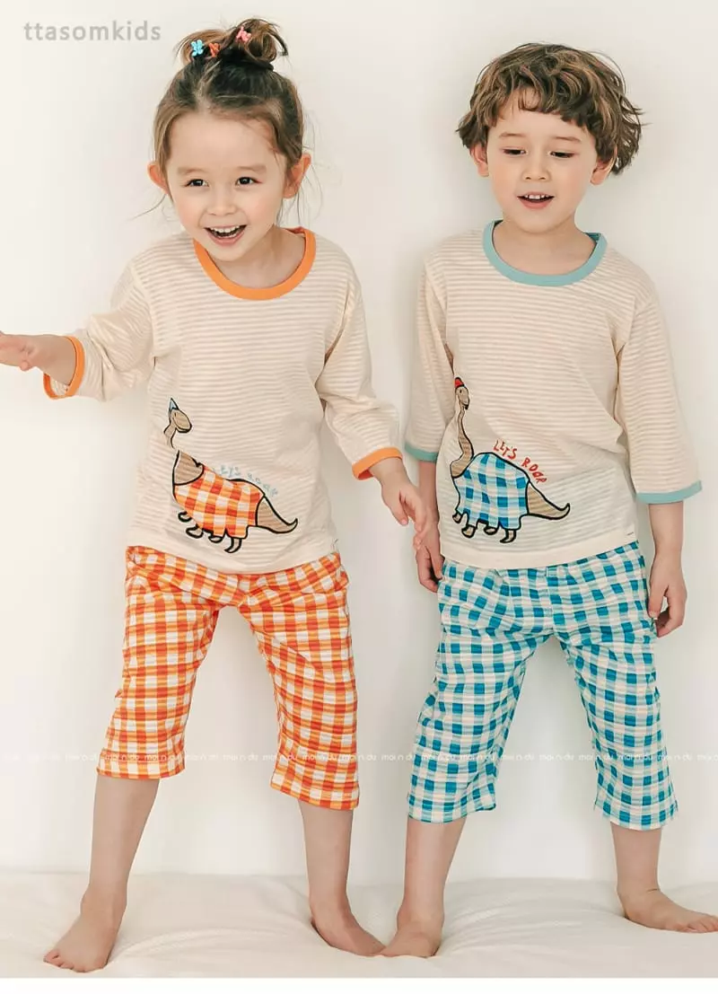 Ttasom - Korean Children Fashion - #Kfashion4kids - Green Check Jacquard Capri Easywear - 2