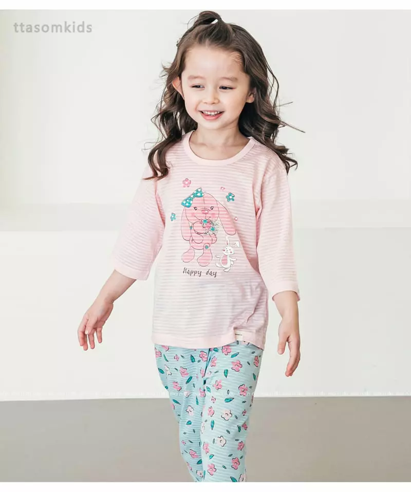 Ttasom - Korean Children Fashion - #kidsshorts - Flower Rabbit Jacquard Capri Easywear - 5
