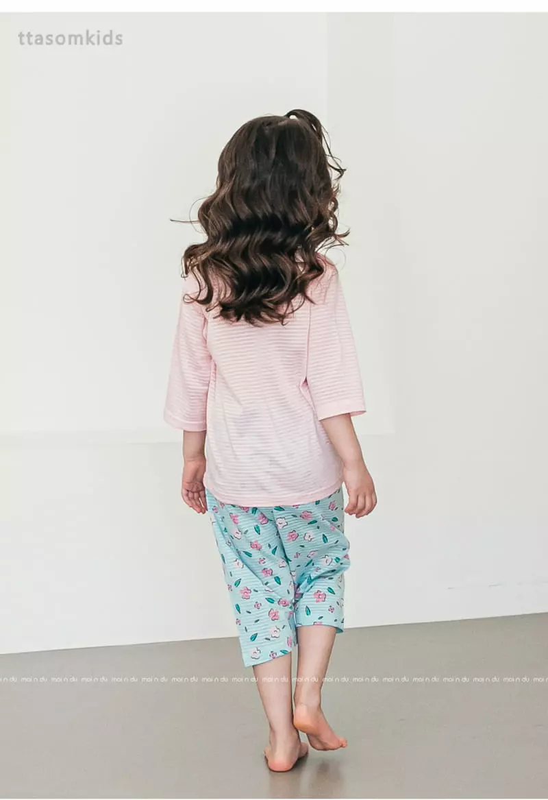 Ttasom - Korean Children Fashion - #kidsstore - Flower Rabbit Jacquard Capri Easywear - 6