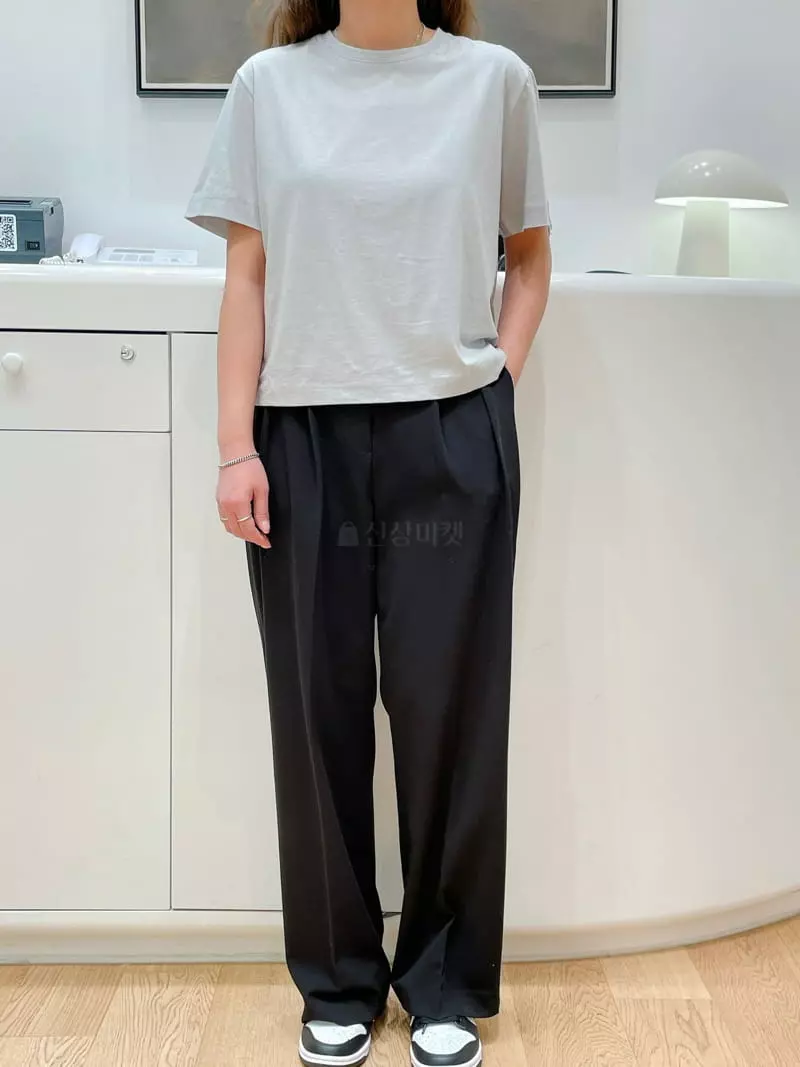 Very - Korean Women Fashion - #momslook - Silket Round Short Sleeves Tee