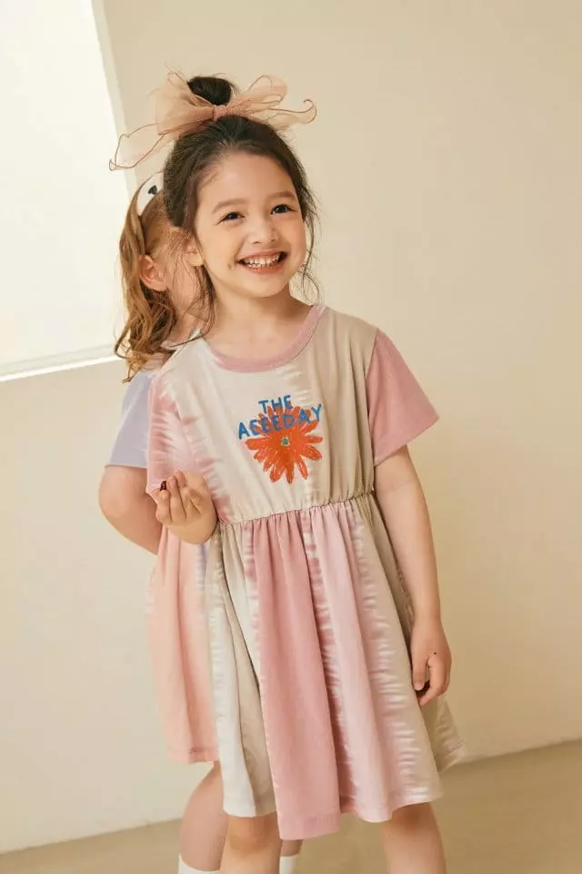 Aeeeday - Korean Children Fashion - #Kfashion4kids - Qater Paint Flower One-piece - 5