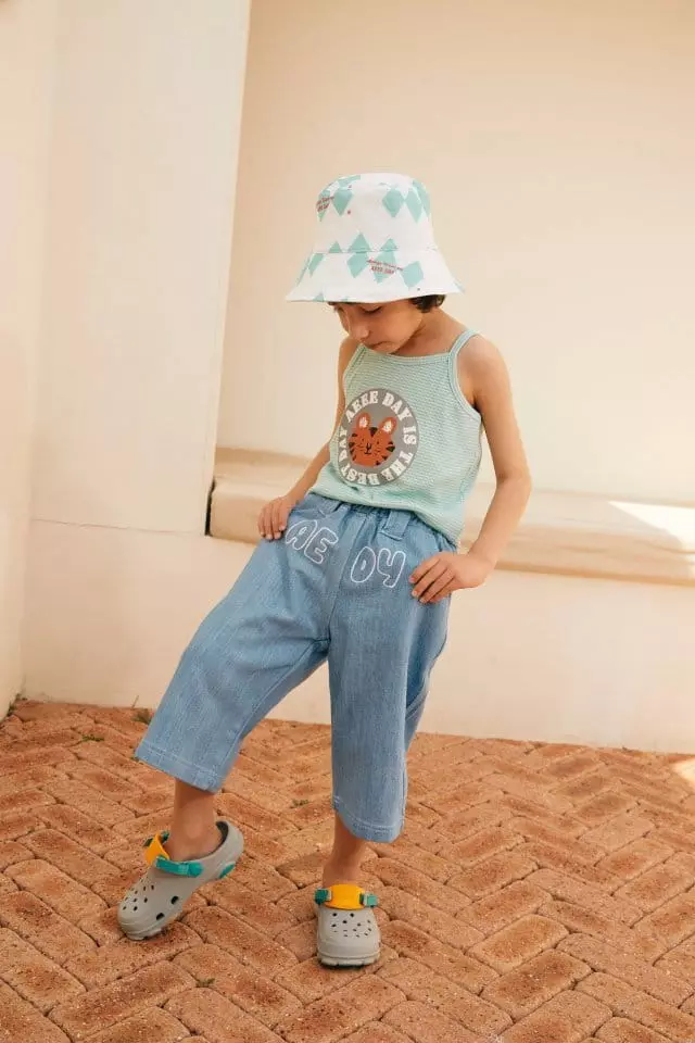 Aeeeday - Korean Children Fashion - #Kfashion4kids - Lettering Capri Jeans - 5