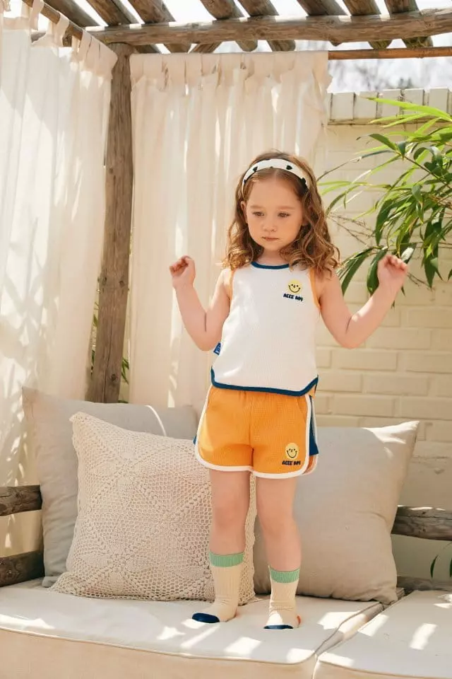 Aeeeday - Korean Children Fashion - #designkidswear - Waffle Sleeveless Top Bottom Set - 3