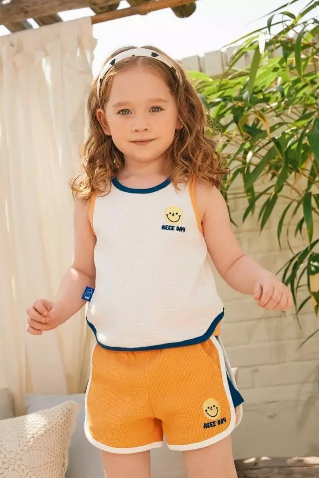 Aeeeday - Korean Children Fashion - #designkidswear - Waffle Sleeveless Top Bottom Set - 4