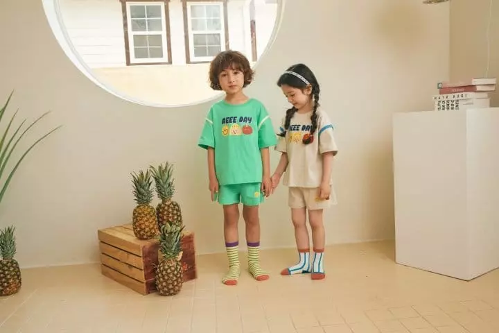 Aeeeday - Korean Children Fashion - #fashionkids - Friends Short Sleeves Top Bottom Set - 6