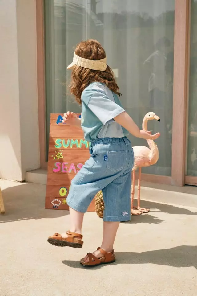 Aeeeday - Korean Children Fashion - #kidsshorts - Lettering Capri Jeans - 2