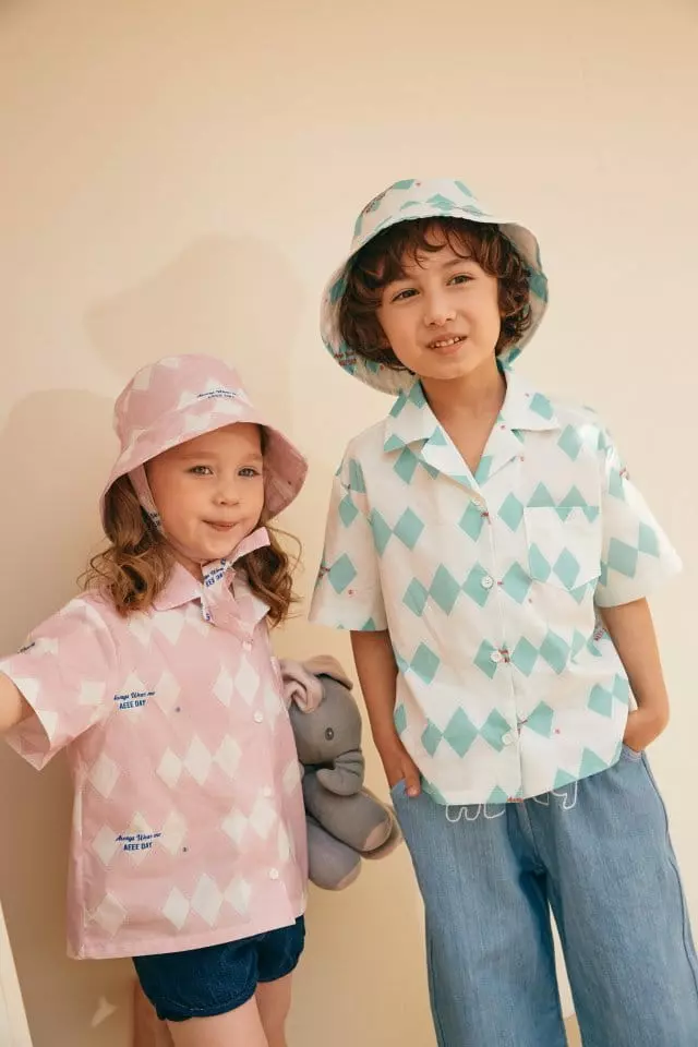 Aeeeday - Korean Children Fashion - #magicofchildhood - Argyle Y Collar Shirt - 4